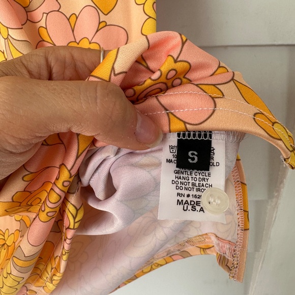 Groovy Men’s Shirt - Picture 3 of 4